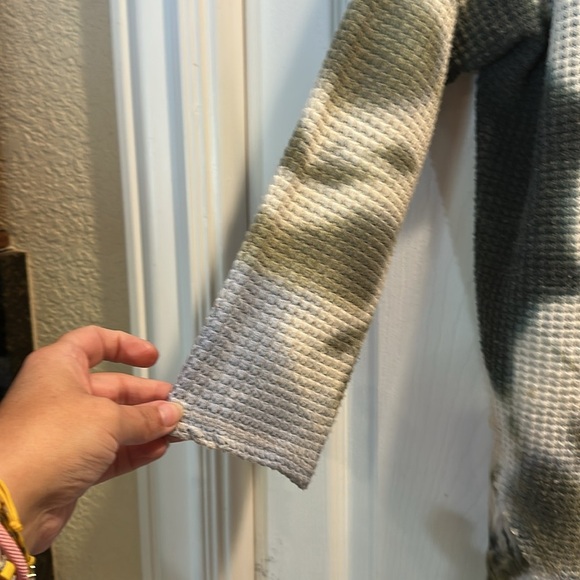 XCVI Tie Dye Oversized V-Neck Waffle Knit Tunic Top L Boho - Picture 4 of 7